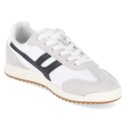Low-Top Sneaker