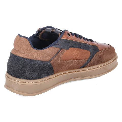 Low-Top Sneaker