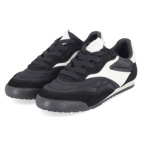 Low-Top Sneaker