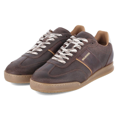 Low-Top Sneaker