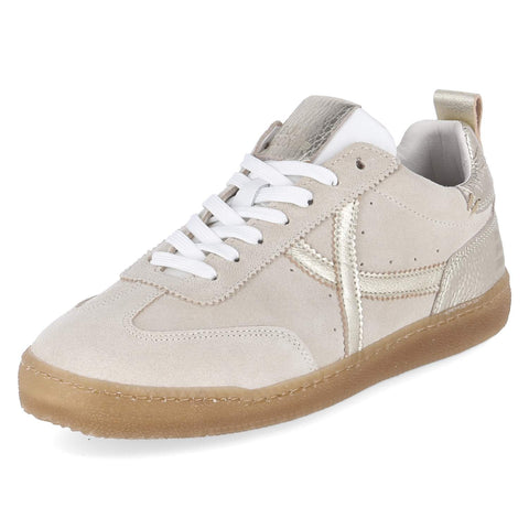 Low-Top Sneaker