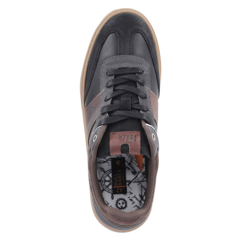 Low-Top Sneaker