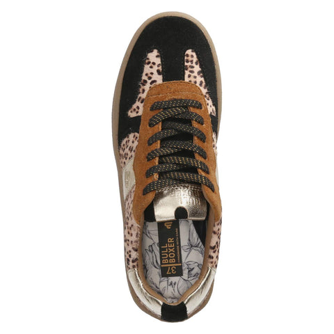 Low-Top Sneaker
