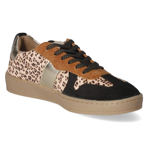 Low-Top Sneaker