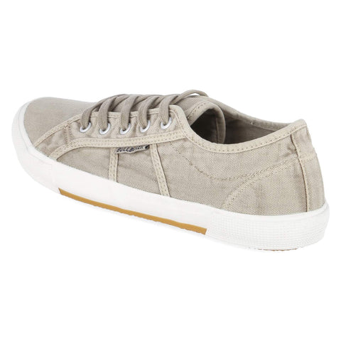 Low-Top Sneaker