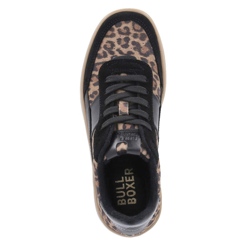Low-Top Sneaker