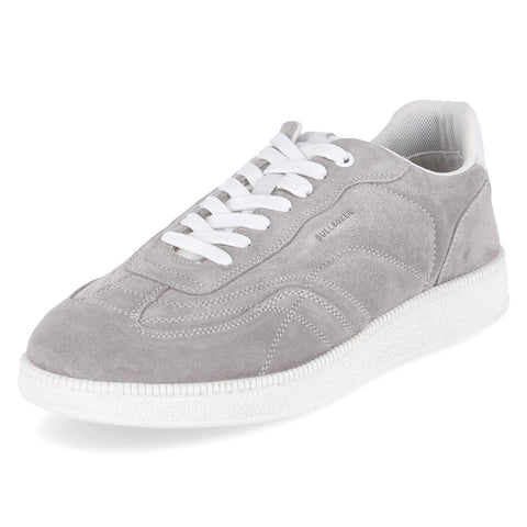 Low-Top Sneaker