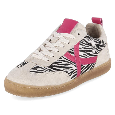 Low-Top Sneaker