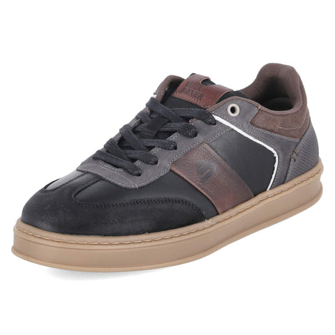 Low-Top Sneaker