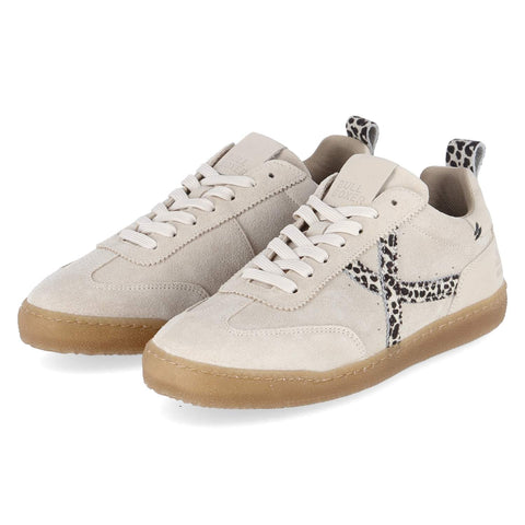 Low-Top Sneaker