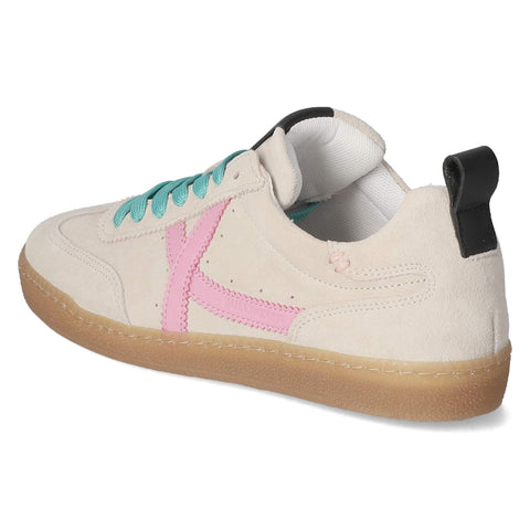 Low-Top Sneaker