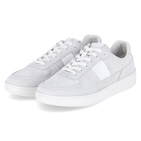 Low-Top Sneaker