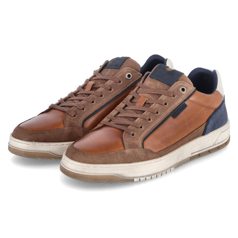 Low-Top Sneaker