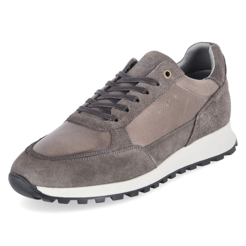 Low-Top Sneaker