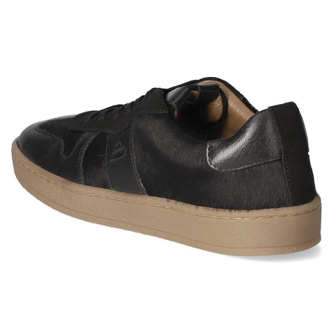 Low-Top Sneaker