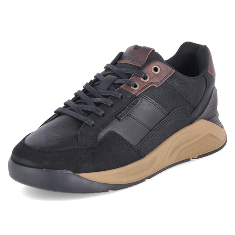 Low-Top Sneaker
