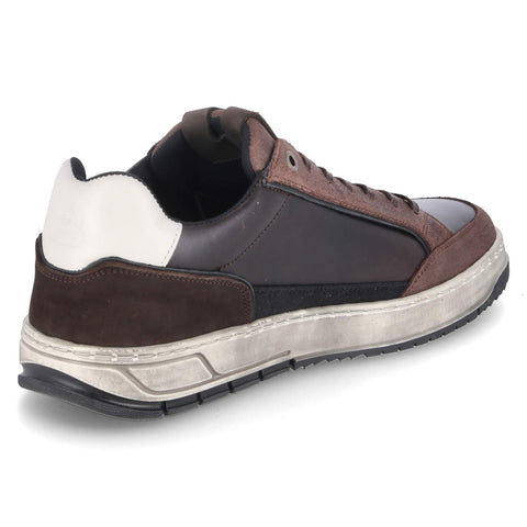 Low-Top Sneaker