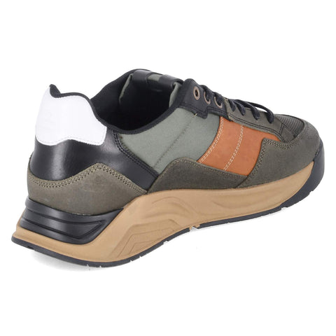 Low-Top Sneaker