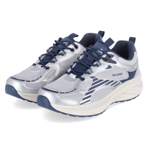 Low-Top Sneaker